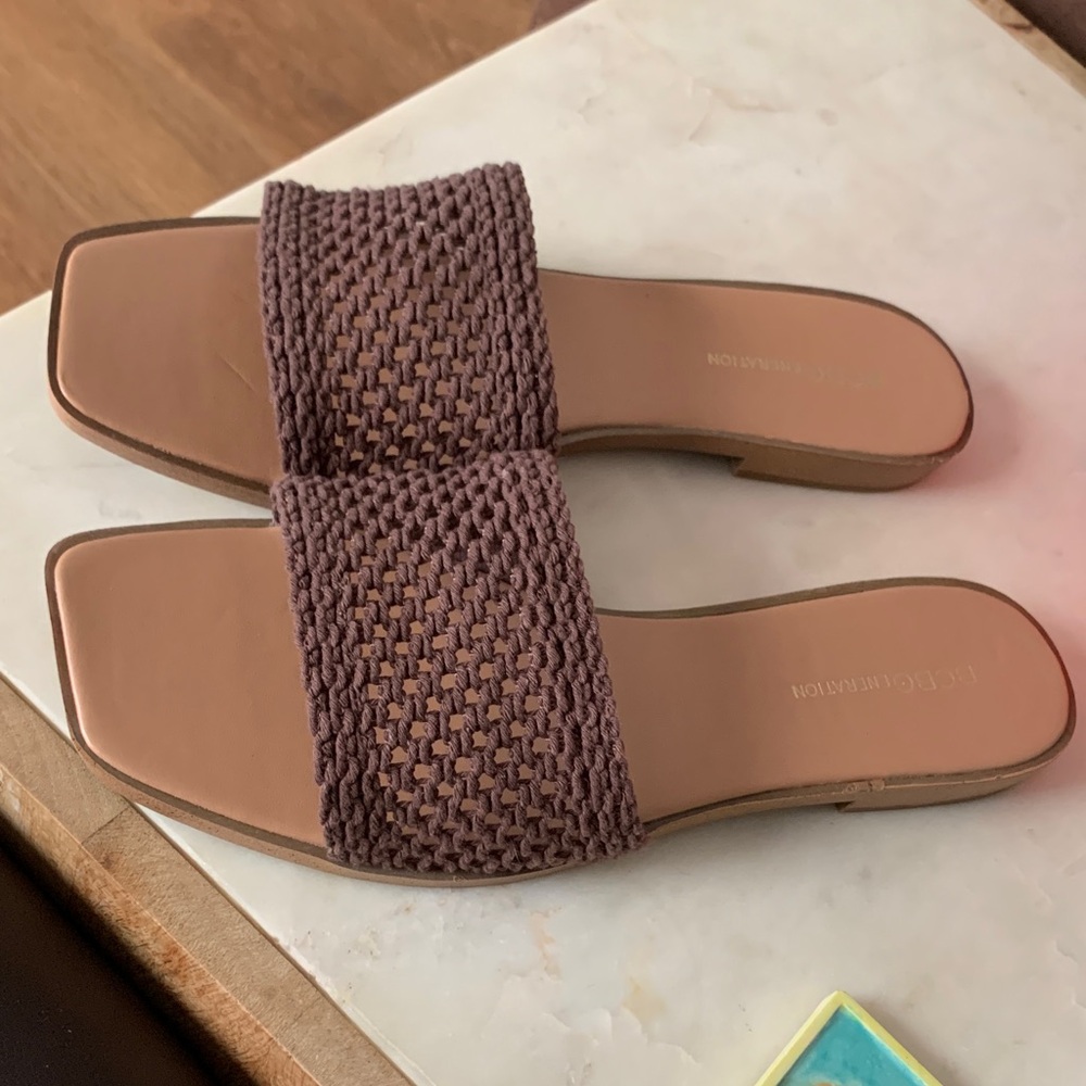 NWOT BCBGeneration Chocolate Woven Slide Sandals